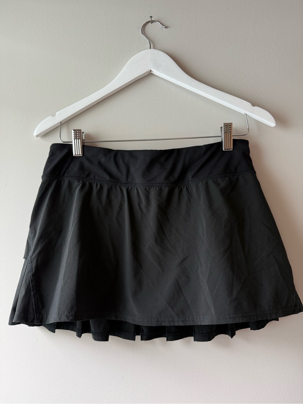 Lululemon Black Pleated Tennis Running Skirt Skort Size 6